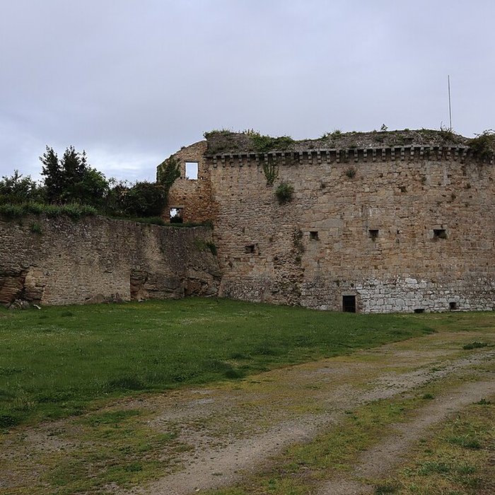 Photo de Remparts, tours et portes de la ville