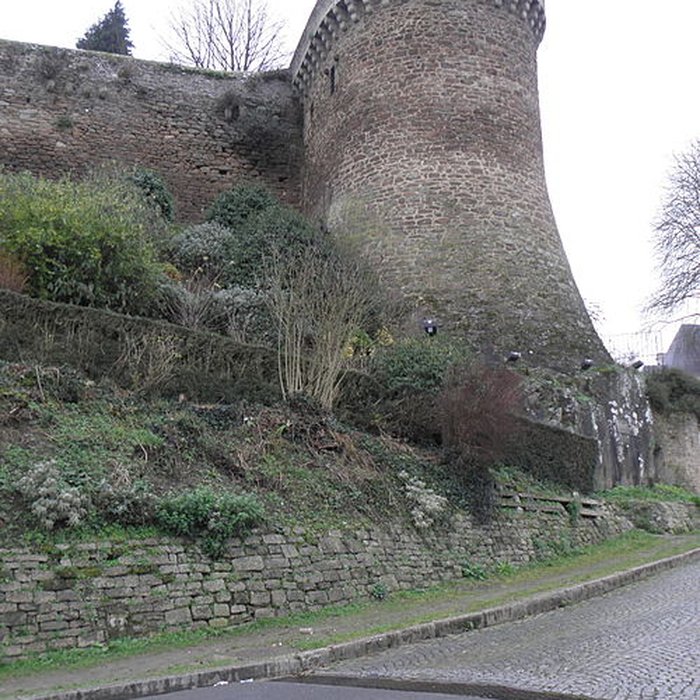 Photo de Remparts, tours et portes de la ville