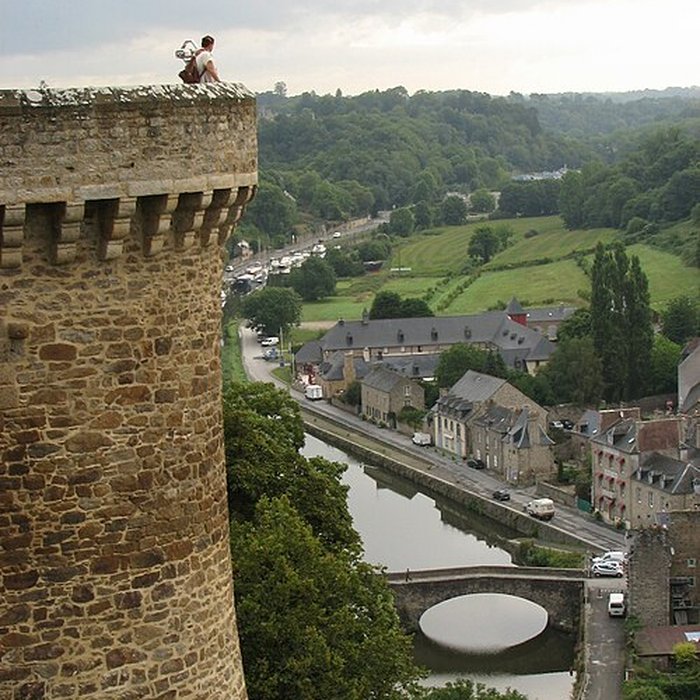Photo de Remparts, tours et portes de la ville