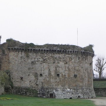Remparts, tours et portes de la ville