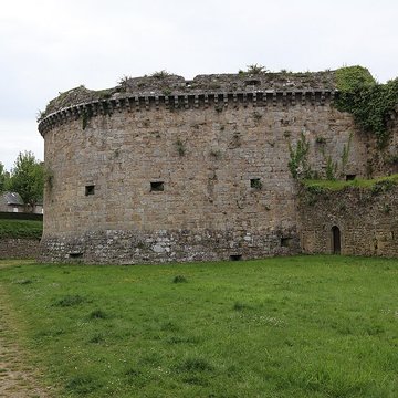 Remparts, tours et portes de la ville