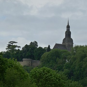 Remparts, tours et portes de la ville