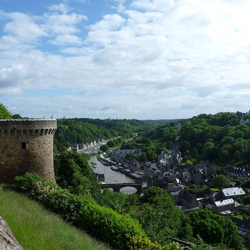 Remparts, tours et portes de la ville