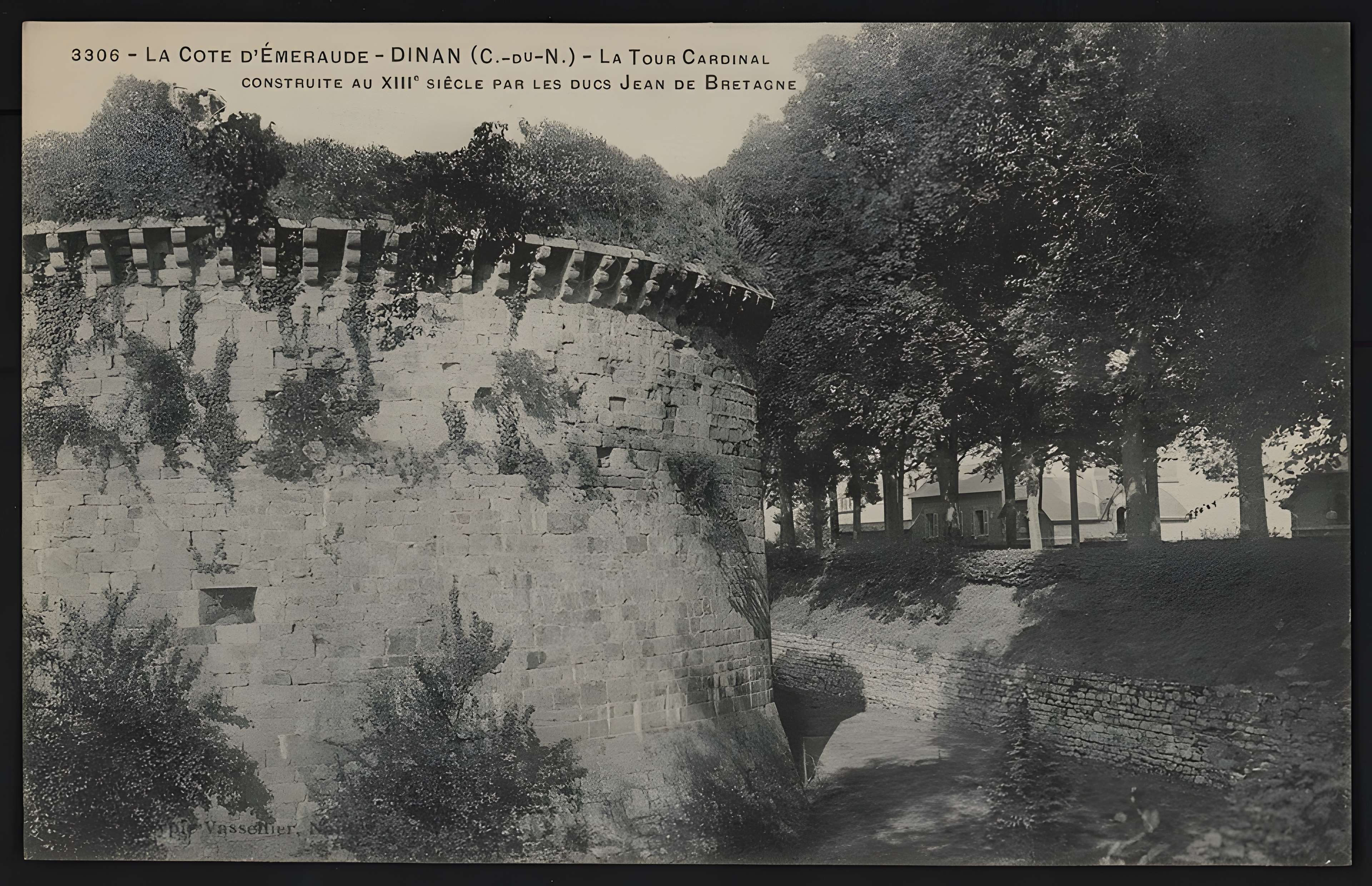 Remparts, tours et portes de la ville