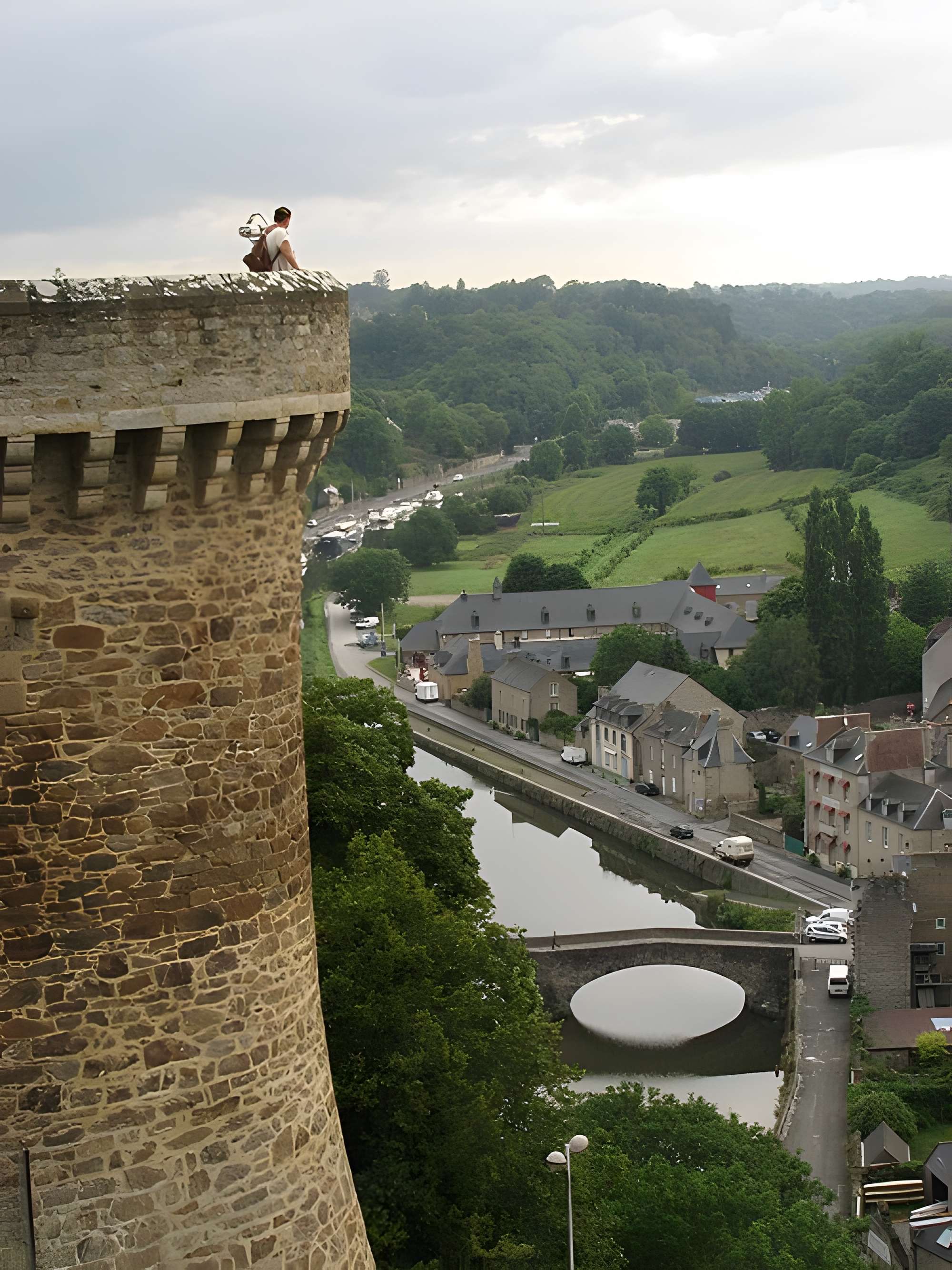 Remparts, tours et portes de la ville