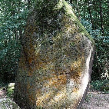 Menhir de Guihallon