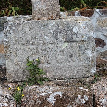 Croix du XVIIIe siècle, située sur la hauteur dominant la plage de Trestaou