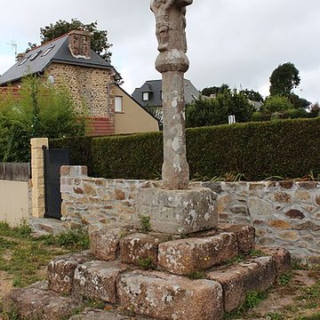 Croix du XVIIIe siècle, située sur la hauteur dominant la plage de Trestaou