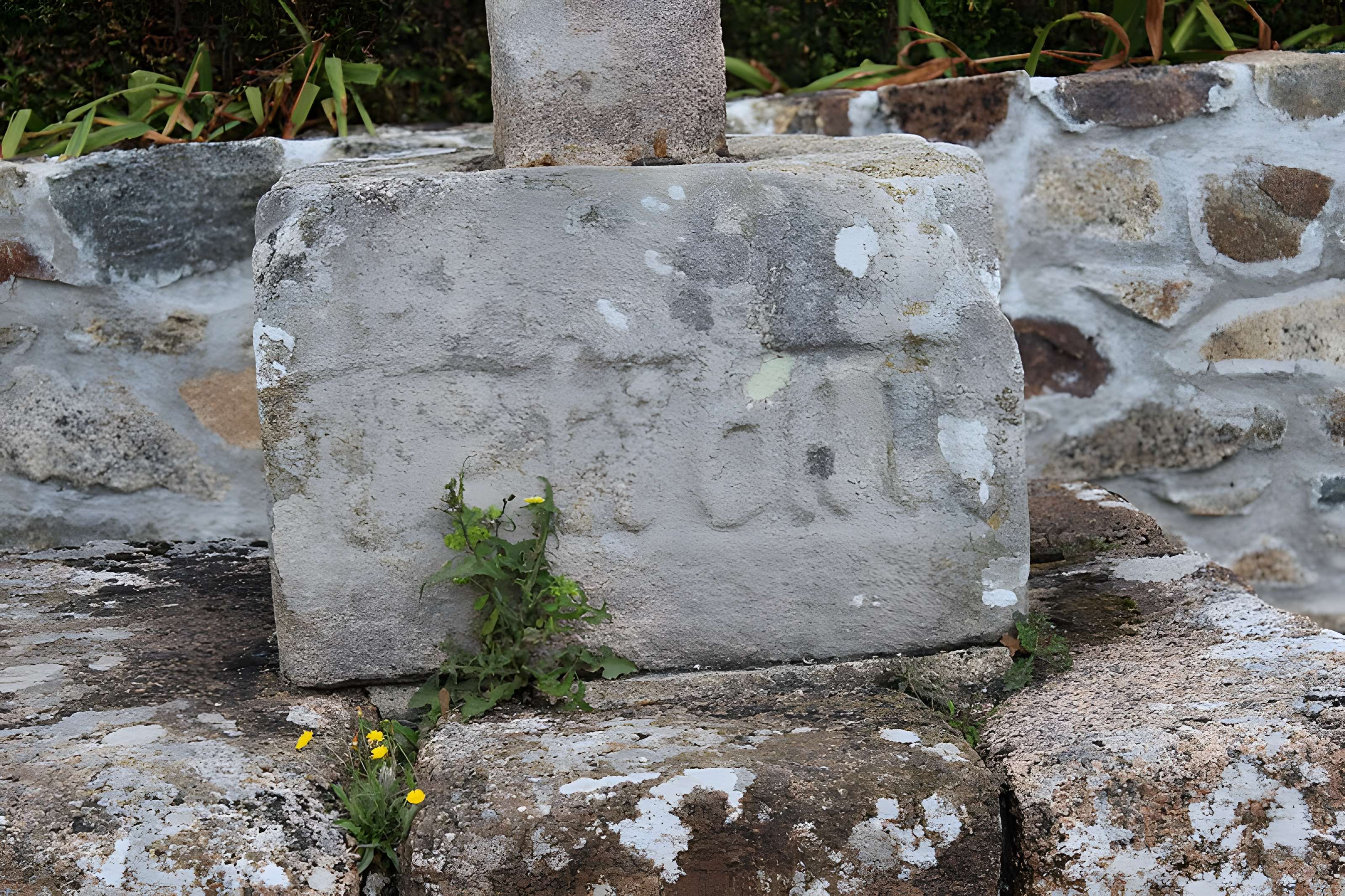Croix du XVIIIe siècle, située sur la hauteur dominant la plage de Trestaou
