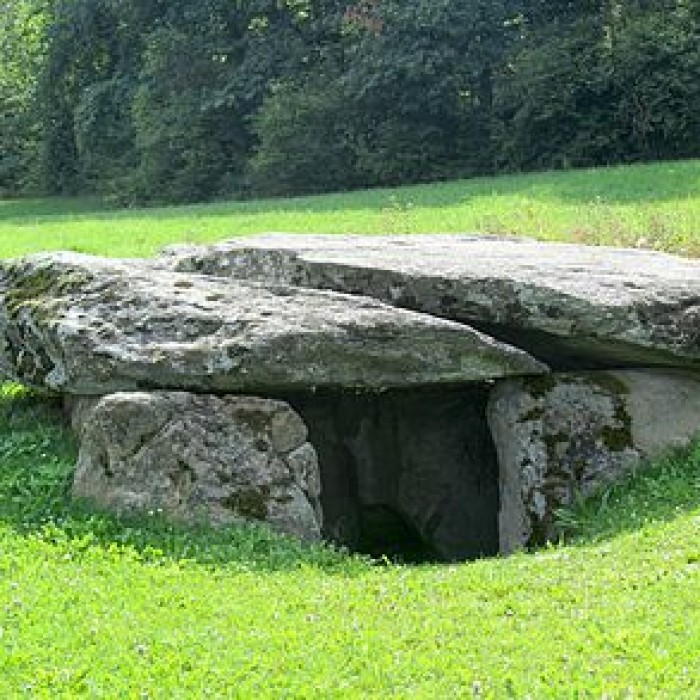 Photo de Dolmen dit La Cave ou Chambre aux Fées