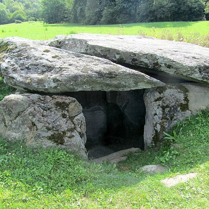 Photo de Dolmen dit La Cave ou Chambre aux Fées