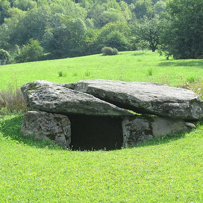 Photo de Dolmen dit La Cave ou Chambre aux Fées