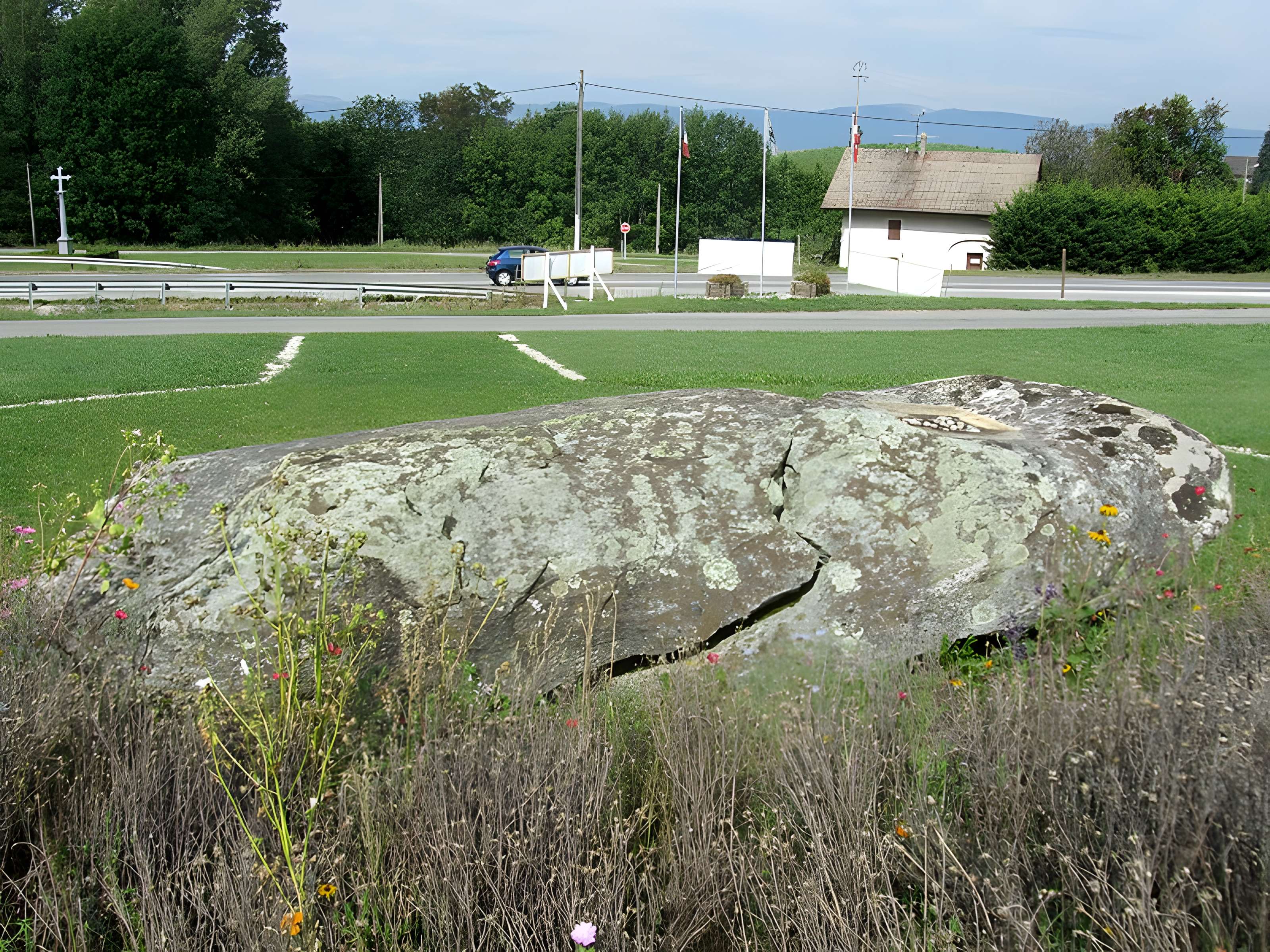 Dolmen dit La Cave ou Chambre aux Fées