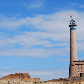 Phare des Roches-Douvres