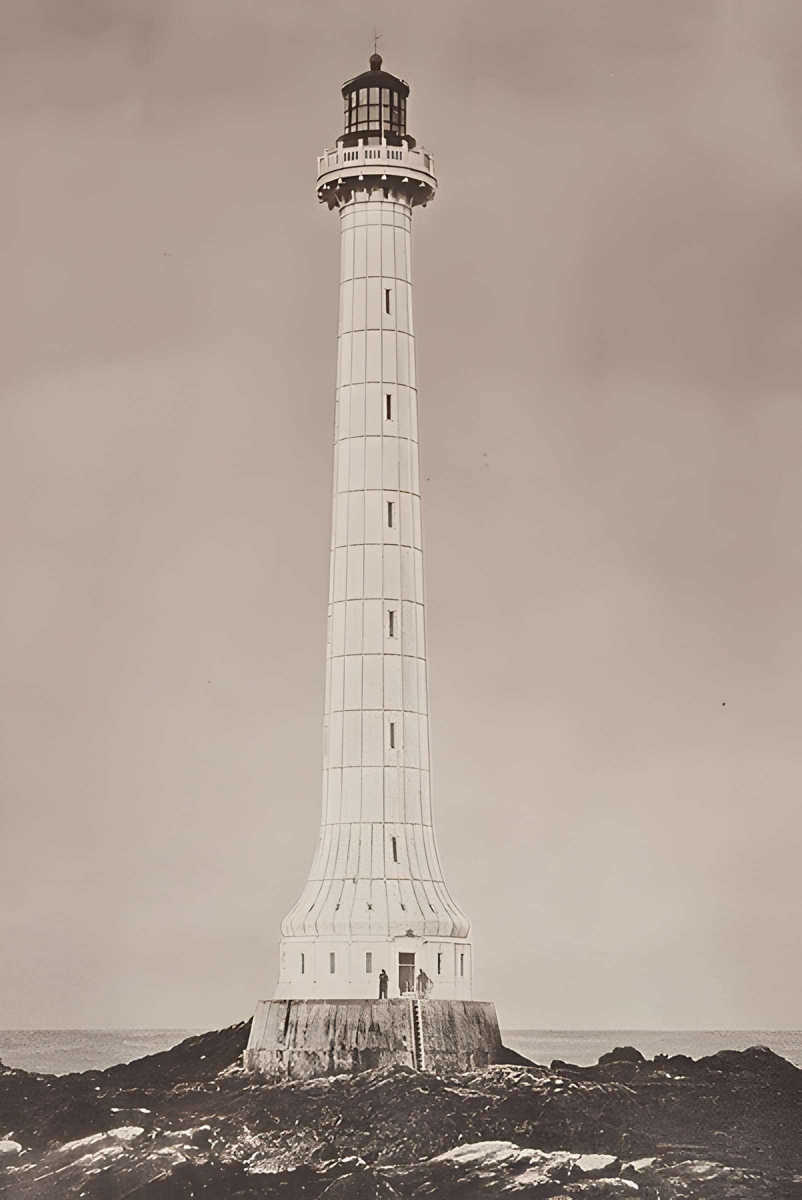 Phare des Roches-Douvres