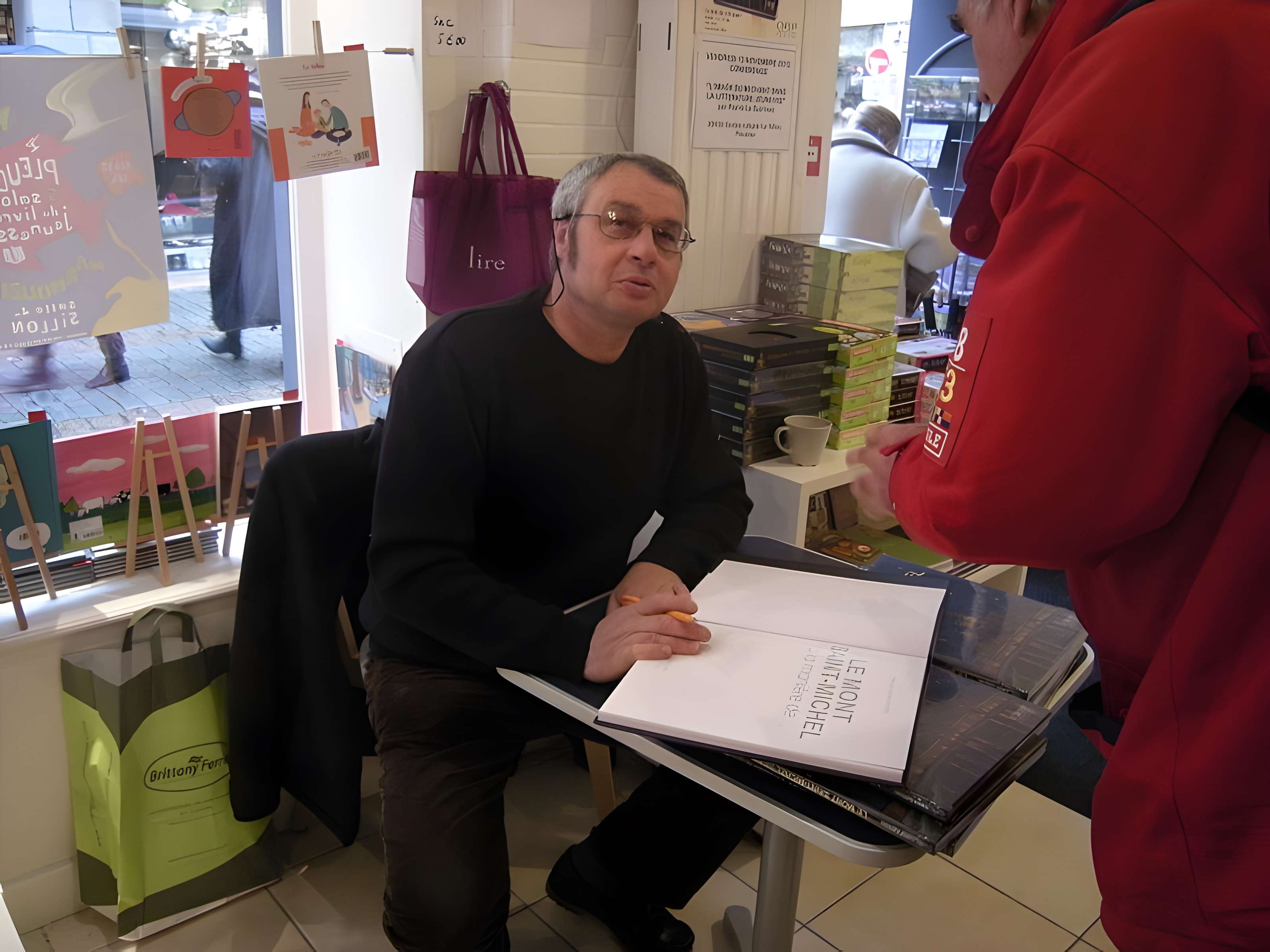 Phare des Roches-Douvres