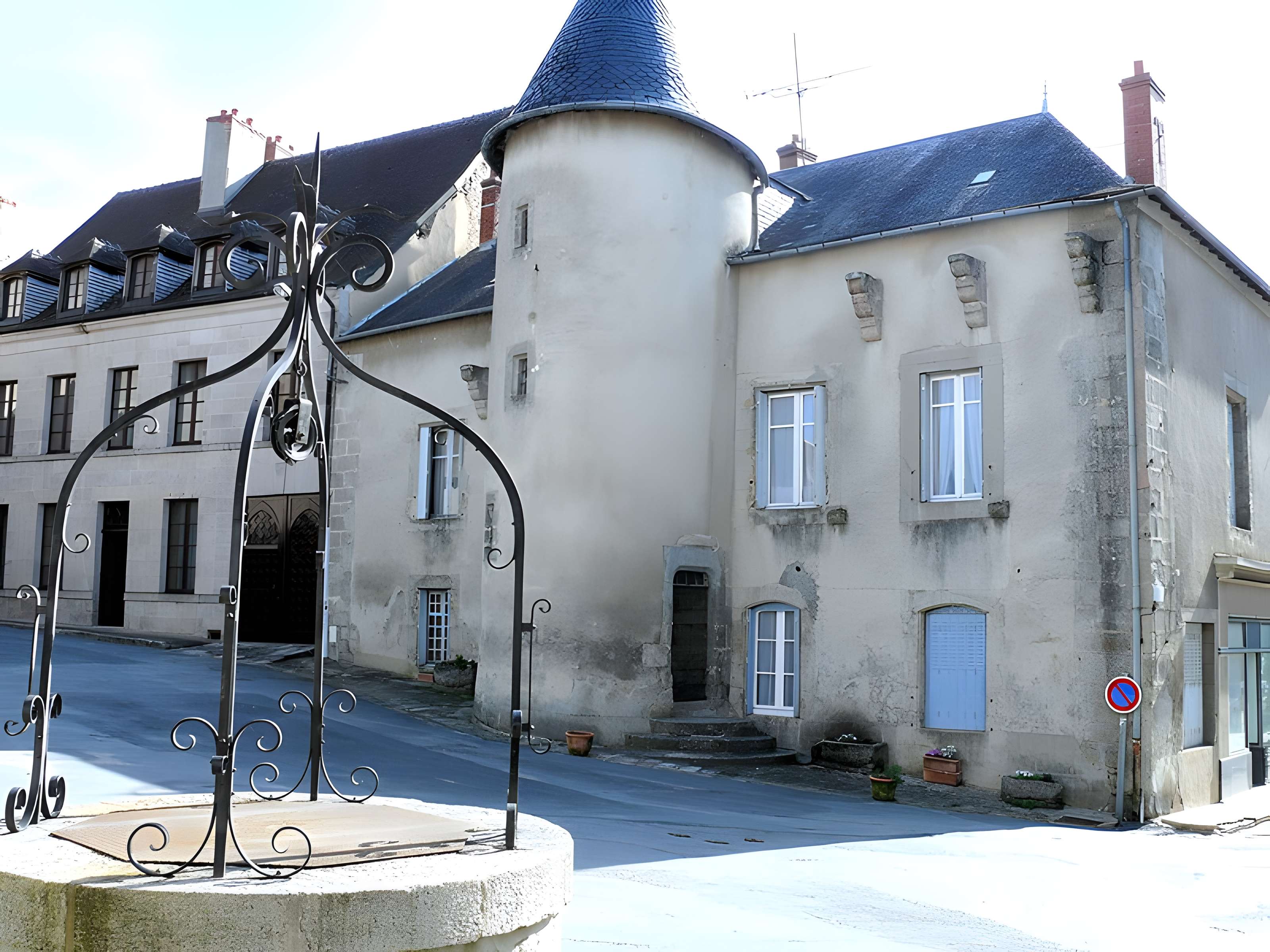 Immeuble (bureaux et logements des fonctionnaires de la perception et du service vicinal)