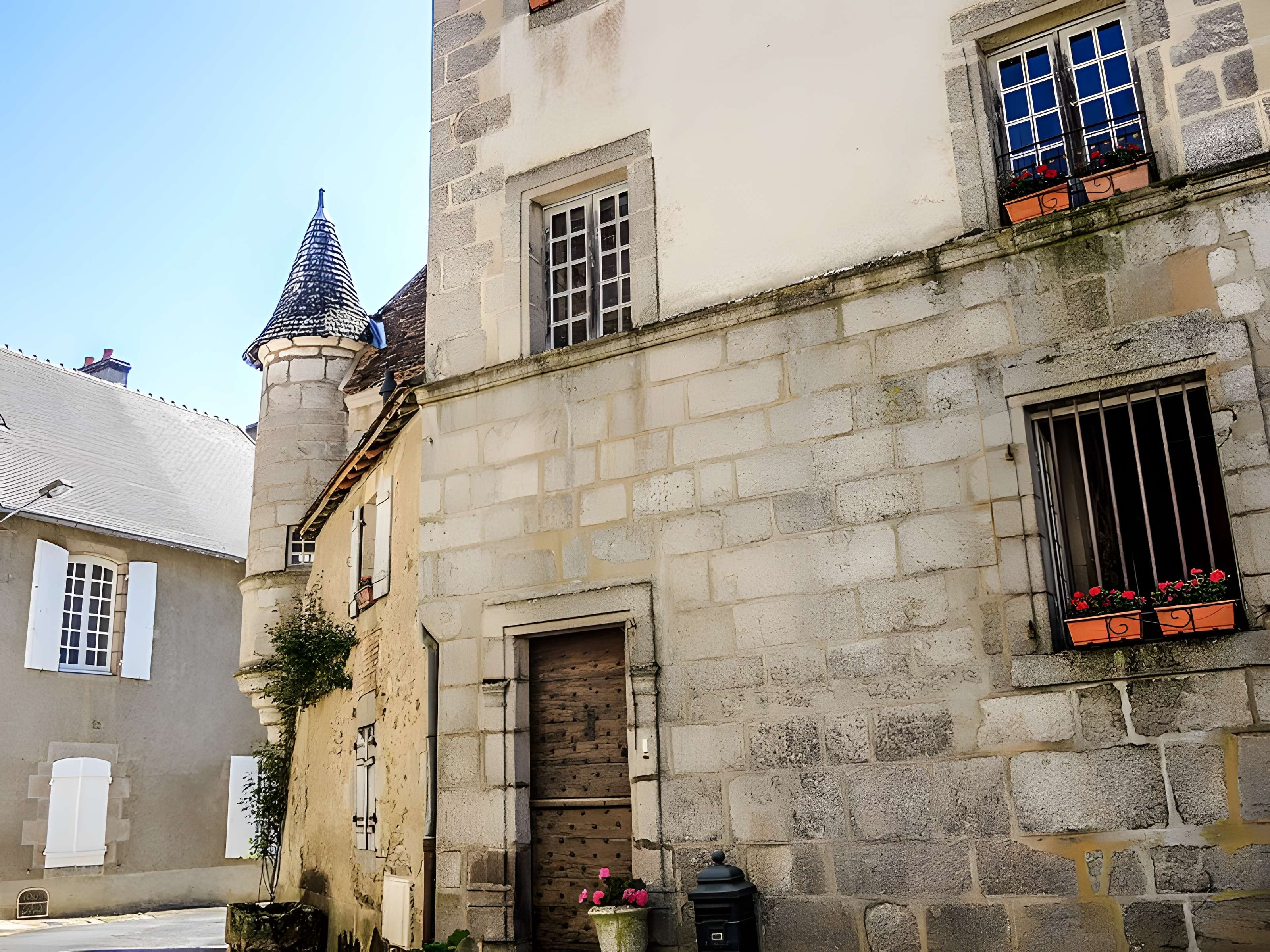 Immeuble (bureaux et logements des fonctionnaires de la perception et du service vicinal)