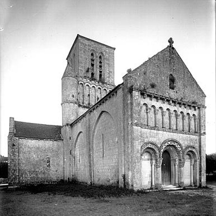 Photo de Église Notre-Dame de Corme-Écluse