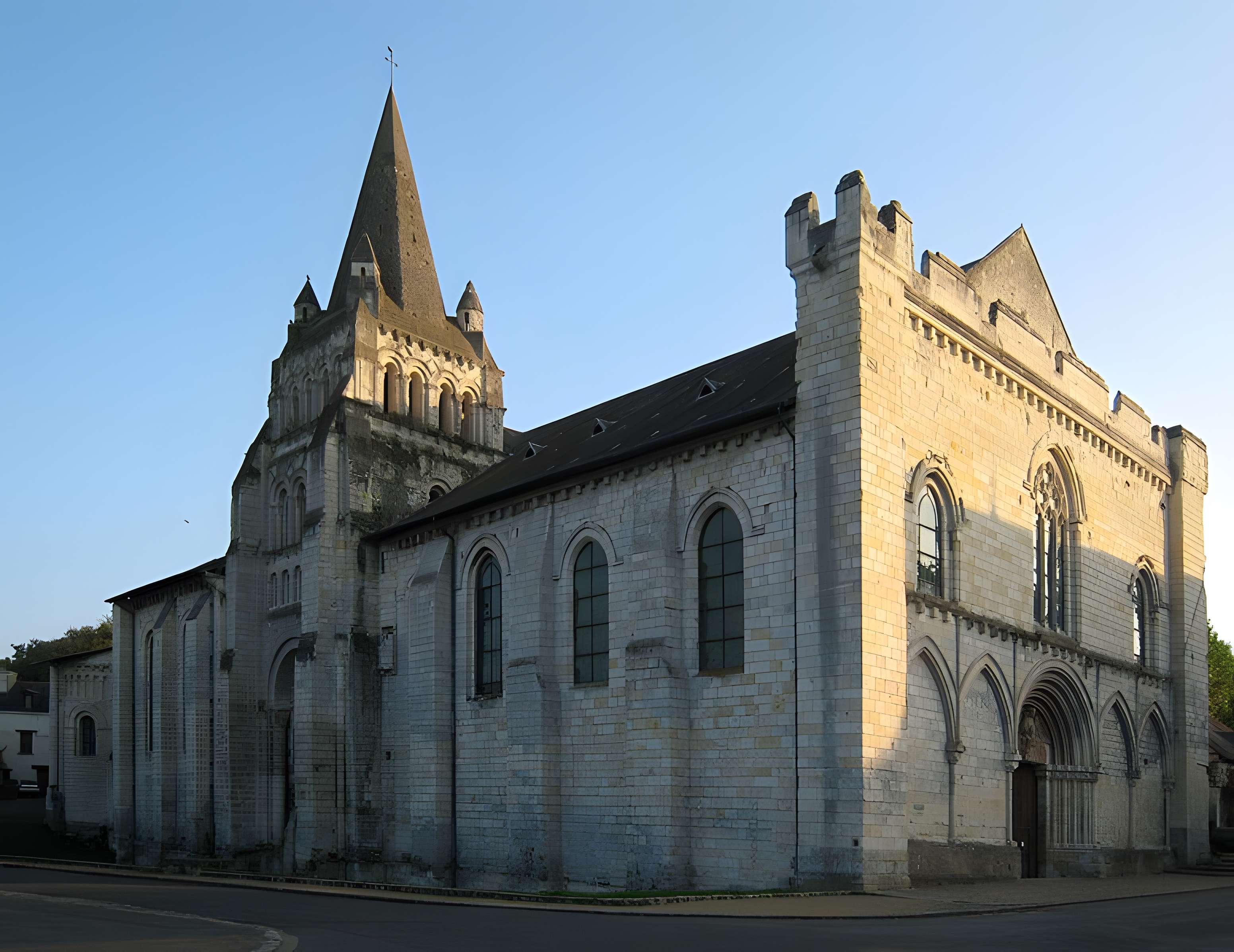 Église Notre-Dame de Cunault 