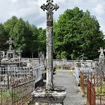 Croix de cimetière du XVIe siècle