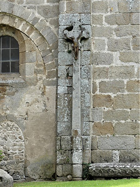 Photo de Croix sur la place de l'église