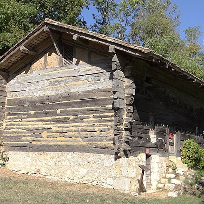 Photo de Maison à empilage de planches de Jouandis
