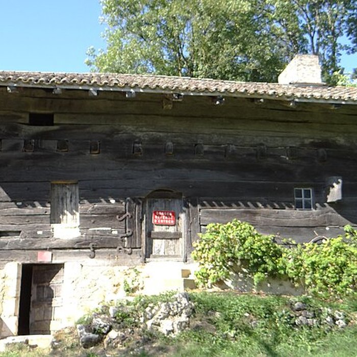 Photo de Maison à empilage de planches de Jouandis