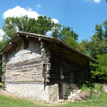 Maison à empilage de planches de Jouandis