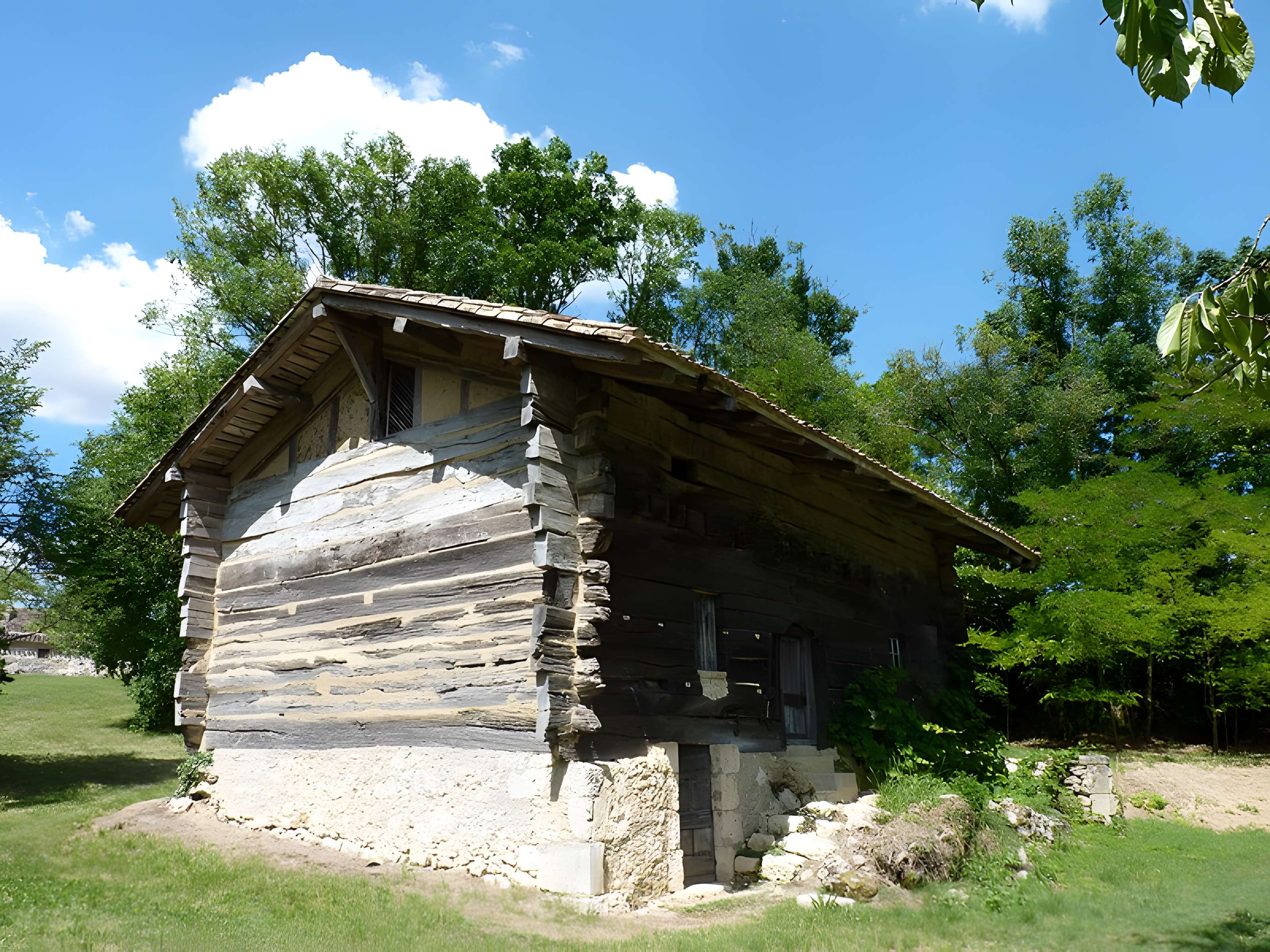 Maison à empilage de planches de Jouandis