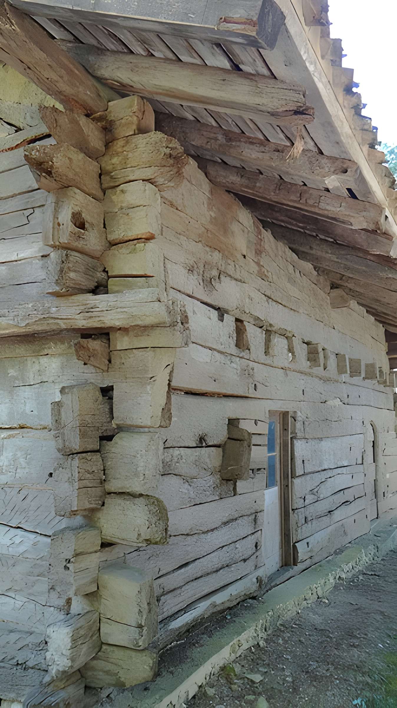 Maison à empilage de planches de Jouandis