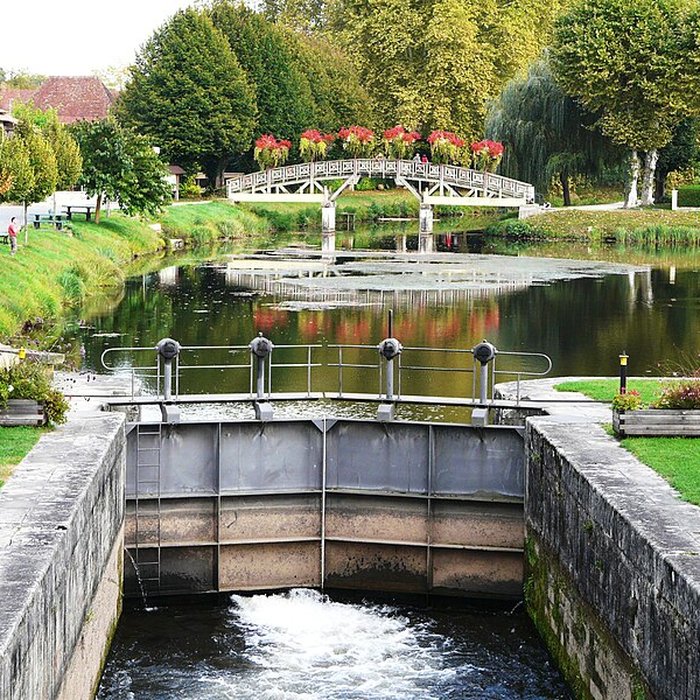 Photo de Canal de Lalinde aqueduc et pont-déversoir de la Tuilerie de Villeneuve