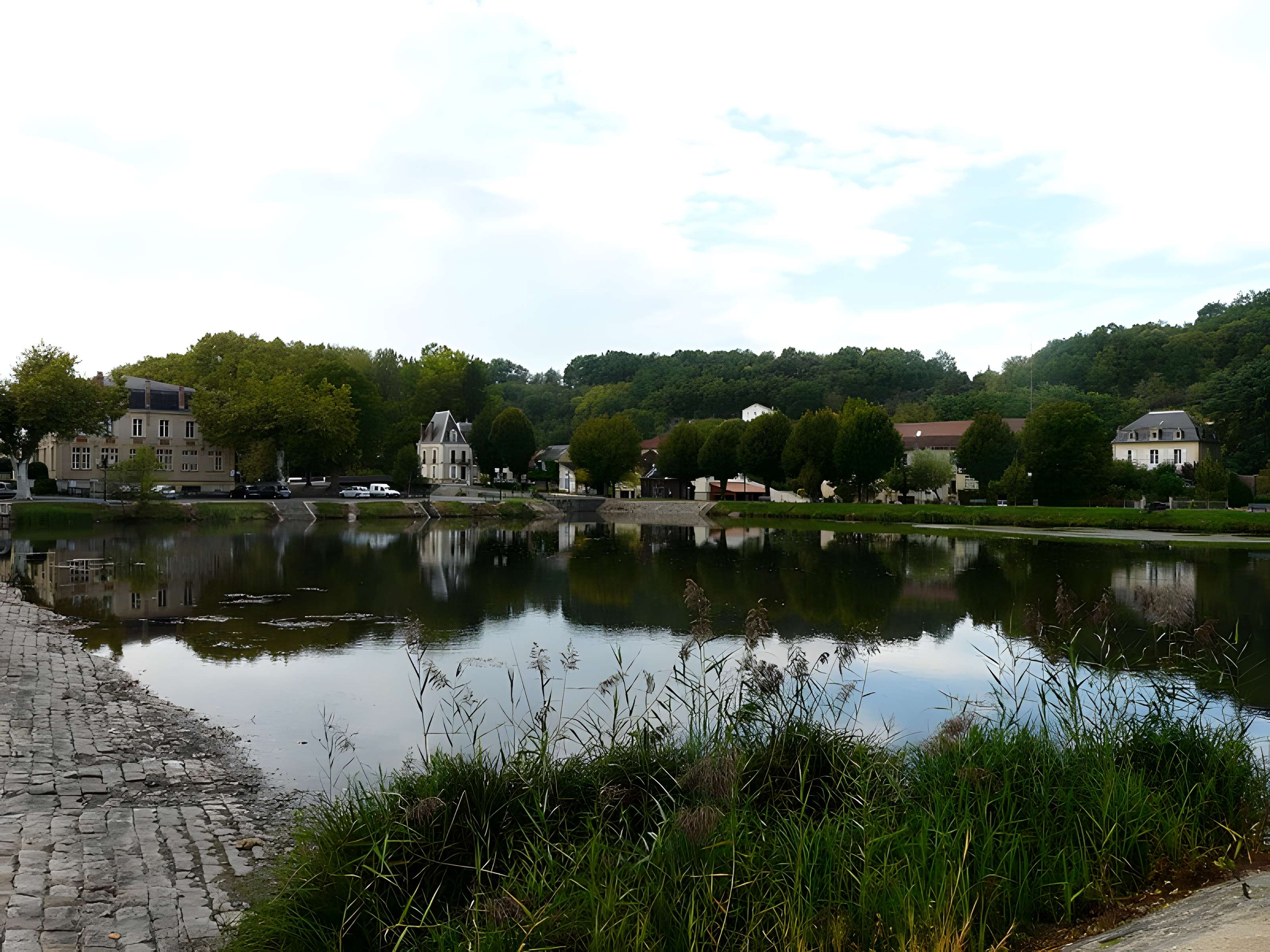 Canal de Lalinde (aqueduc et pont-déversoir de la Tuilerie de Villeneuve)