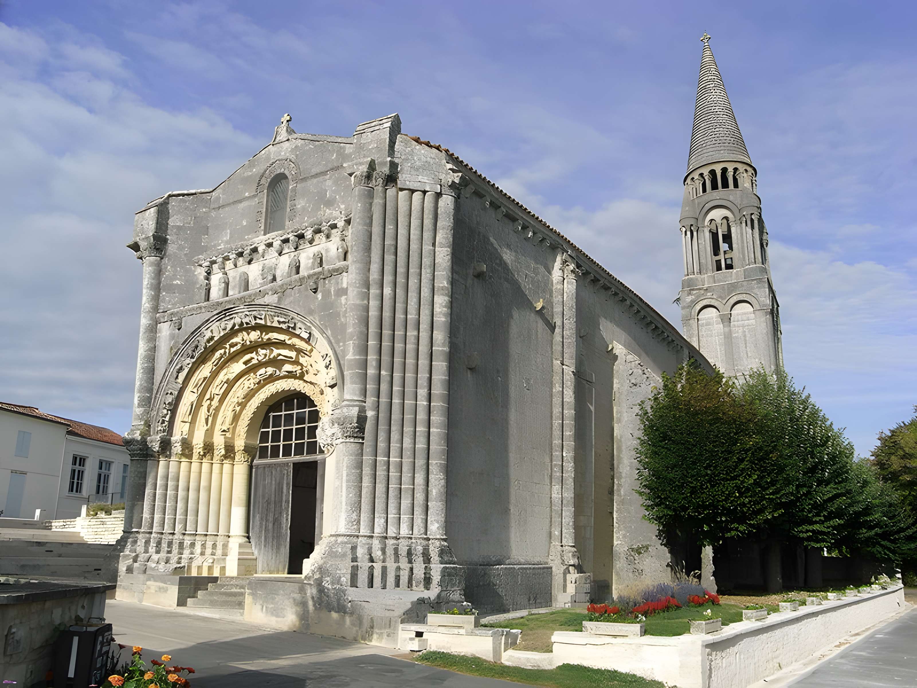 Église Notre-Dame de l'Assomption de Fenioux 