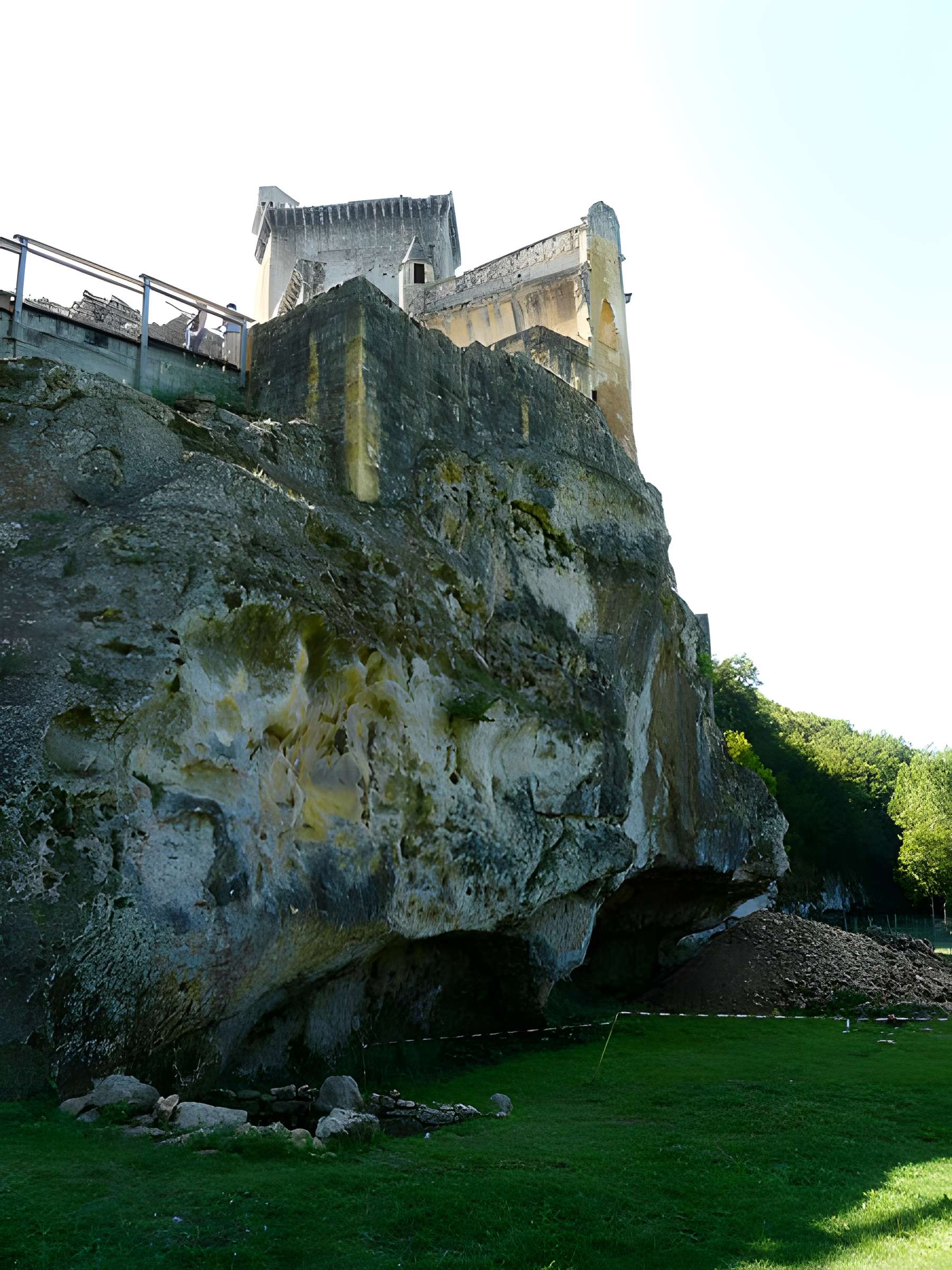 Grotte du château de Comarque