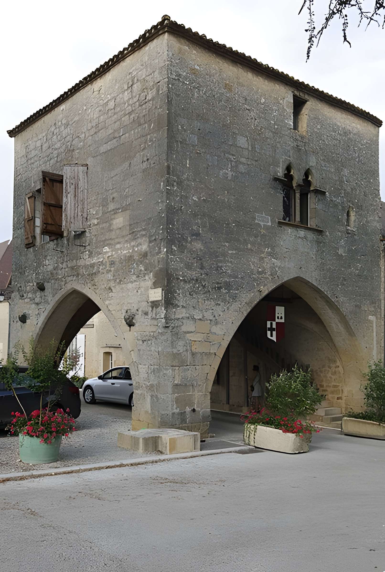 Maison à arcades du XIVe siècle