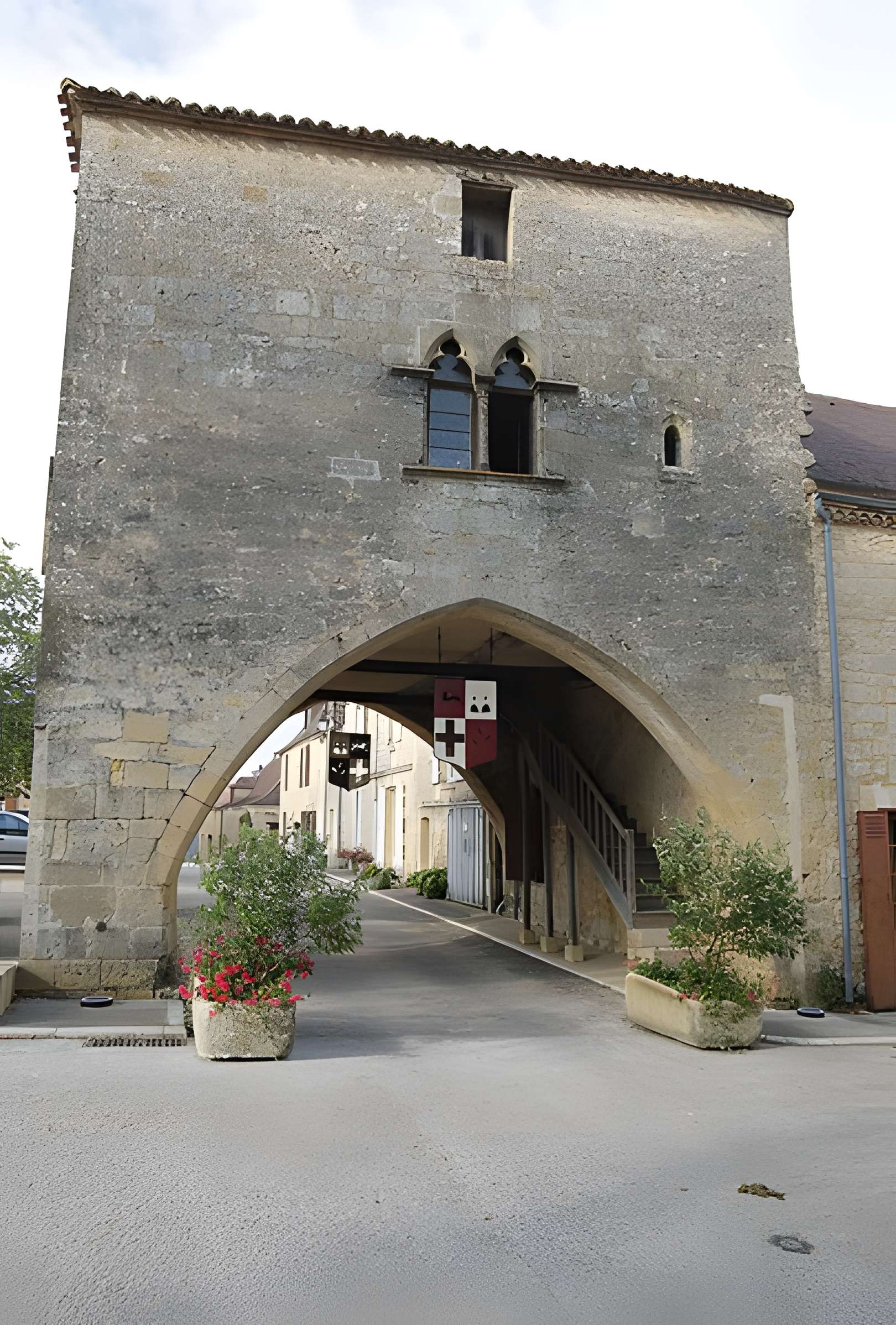 Maison à arcades du XIVe siècle