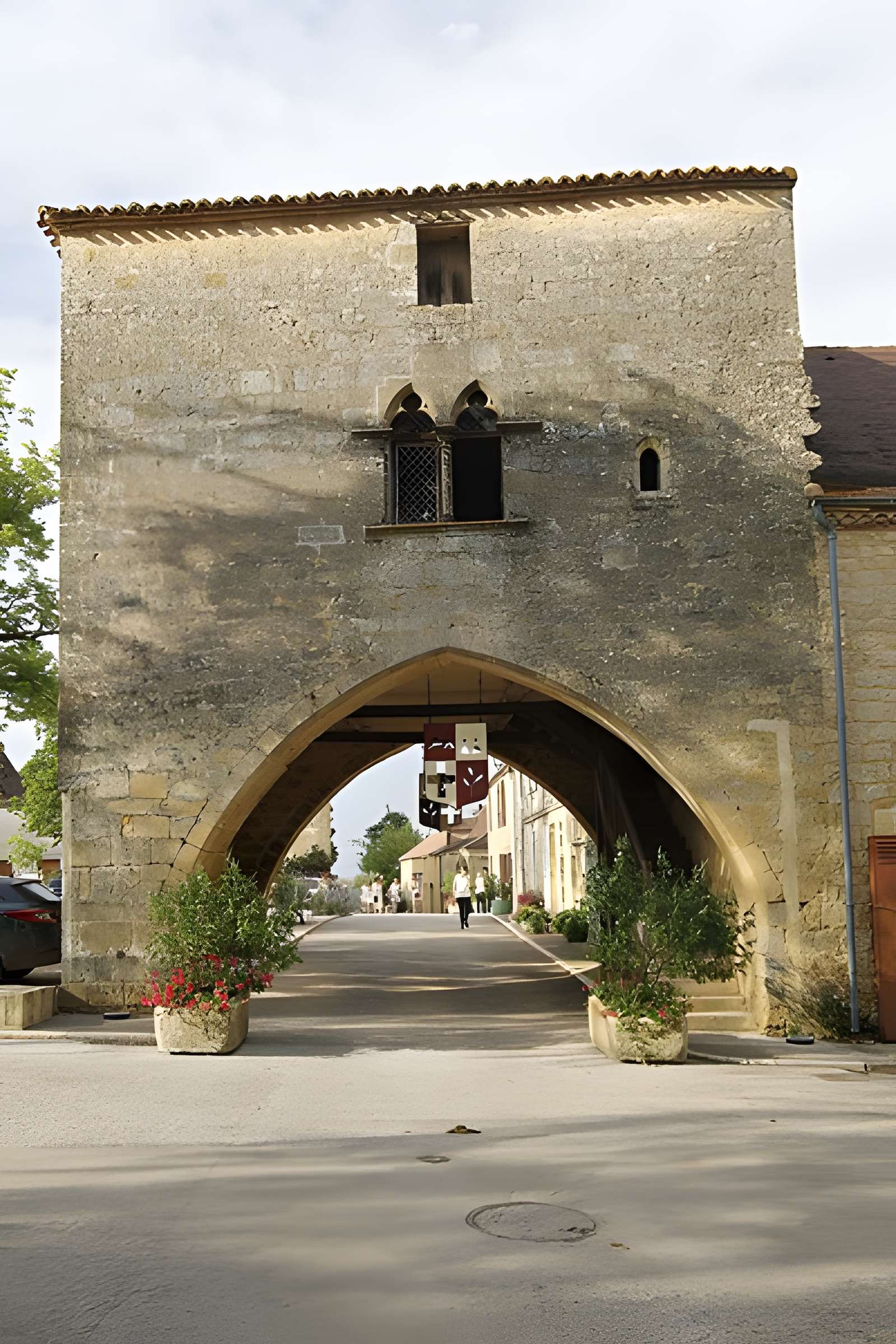 Maison à arcades du XIVe siècle