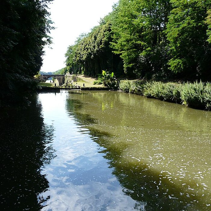 Photo de Canal de Lalinde groupe des écluses, y compris le bassin de croisement, ponts supérieur et inférieur, façades et toitures des maisons éclusières aval et amont, lieudit Tuilières