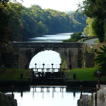 Canal de Lalinde groupe des écluses, y compris le bassin de croisement, ponts supérieur et inférieur, façades et toitures des maisons éclusières aval et amont, lieudit Tuilières