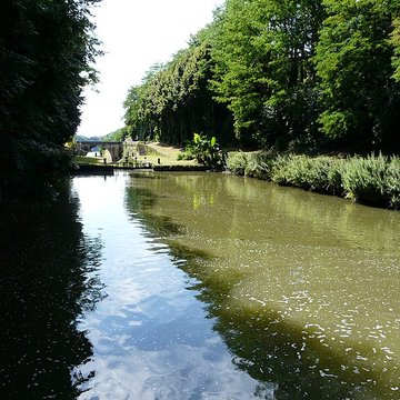 Canal de Lalinde groupe des écluses, y compris le bassin de croisement, ponts supérieur et inférieur, façades et toitures des maisons éclusières aval et amont, lieudit Tuilières