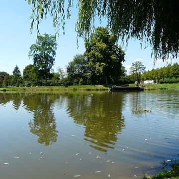 Canal de Lalinde bassin de radoub, y compris son gril