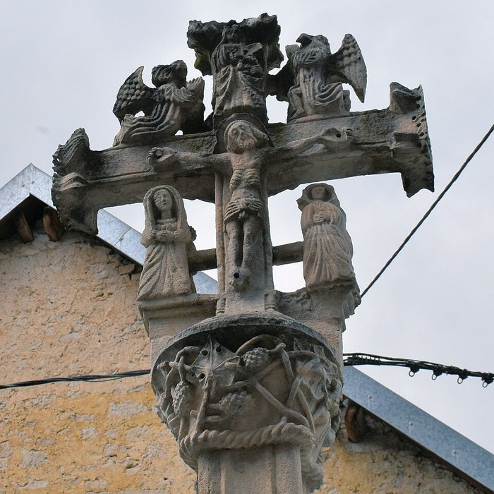 Photo de Croix devant léglise