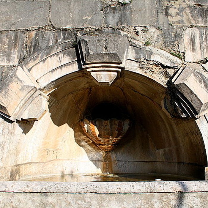 Photo de Château deau de la Source dArcier