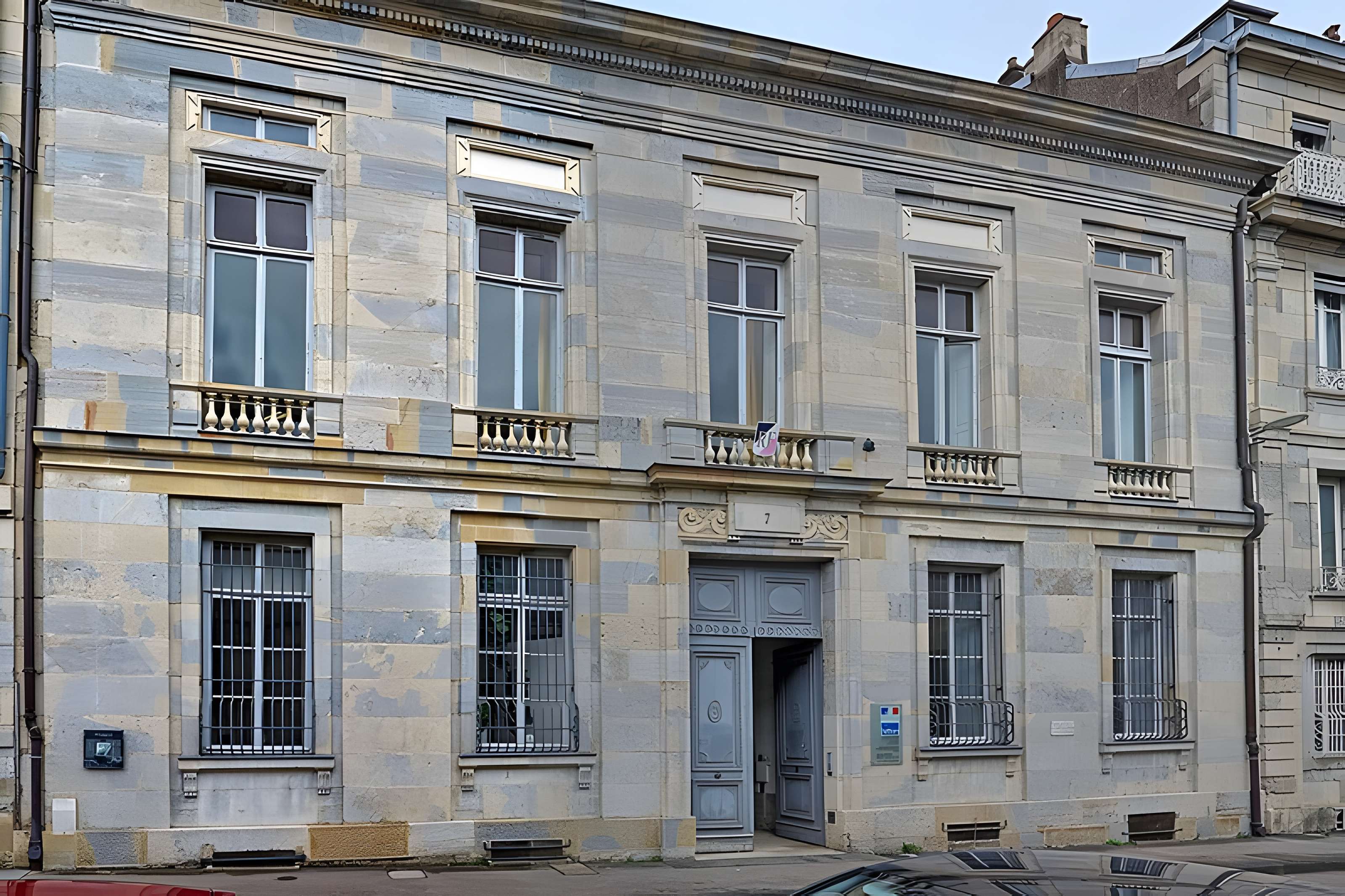 Hôtel Henrion de Magnoncourt ou de Longeville, actuellement siège de la Direction régionale des affaires culturelles de Franche-Comté