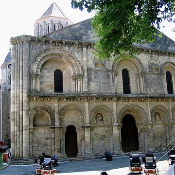 Église Notre-Dame de Surgères