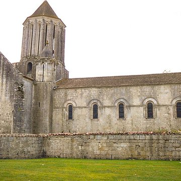 Église Notre-Dame de Surgères