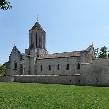 Église Notre-Dame de Surgères