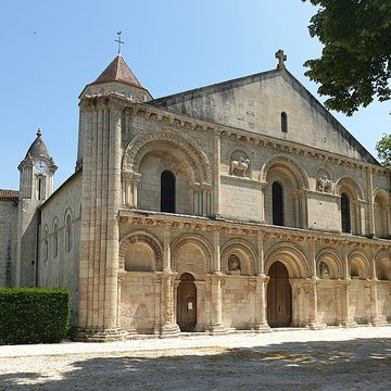 Église Notre-Dame de Surgères