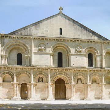 Église Notre-Dame de Surgères